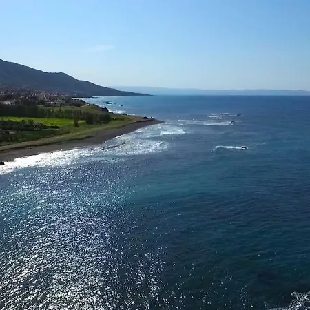 Happy Trails Panoramic Villa Pomos