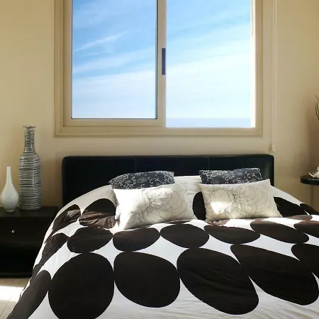 Happy Trails Panoramic Villa Pomos