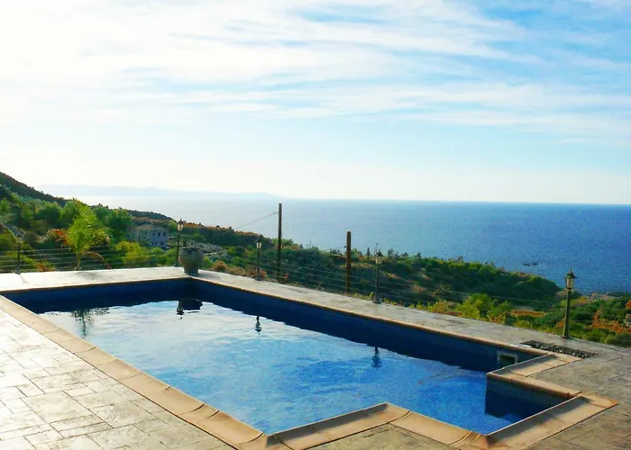 Happy Trails Panoramic Villa Pomos